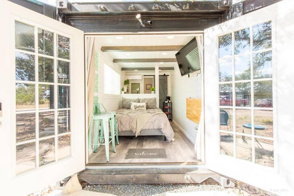 The Container Retreat @ 290 Wine Trail #10 Welcome Friends! Hye Exterior foto