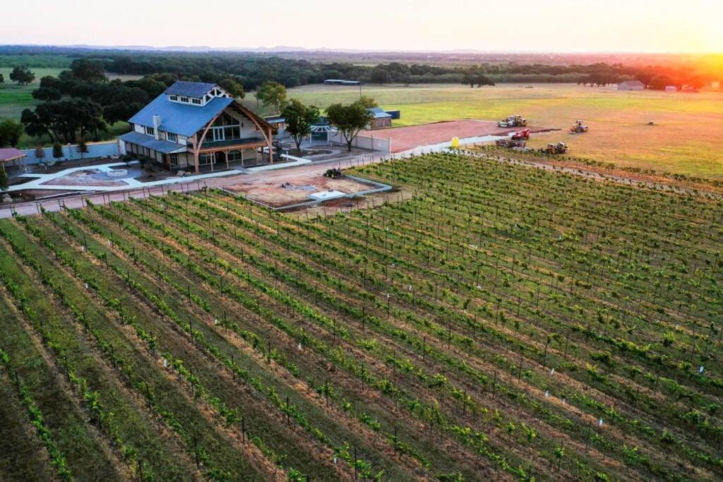 The Container Retreat @ 290 Wine Trail #10 Welcome Friends! Hye Exterior foto
